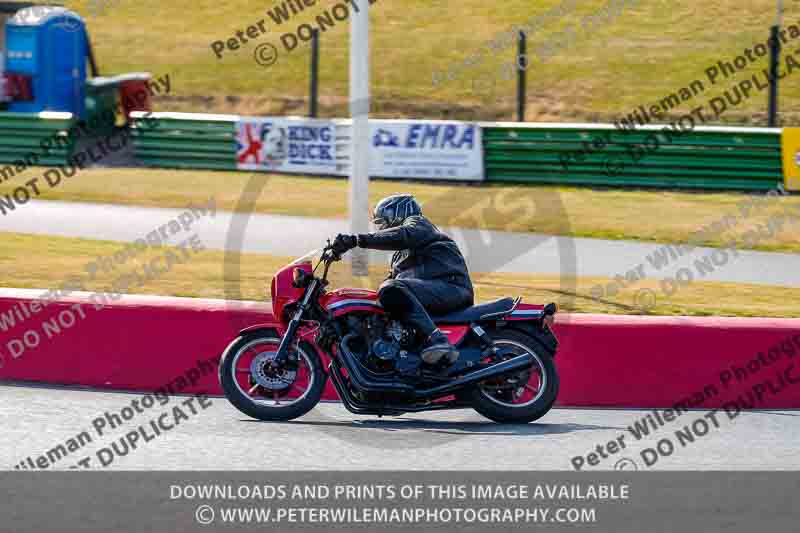 Vintage motorcycle club;eventdigitalimages;mallory park;mallory park trackday photographs;no limits trackdays;peter wileman photography;trackday digital images;trackday photos;vmcc festival 1000 bikes photographs